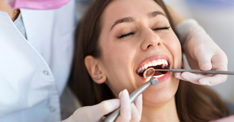 restauração dentária em pelotas